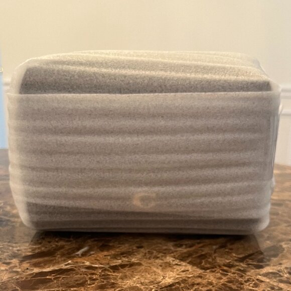 NWT Coach Essential Cosmetic Pouch/Bag/Case in Black Pebble Leather - Picture 2 of 16